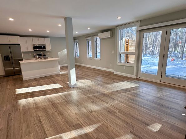 2 Village Green Dr #104