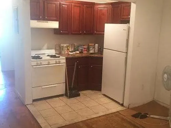 10303 131st St, South Richmond Hill, NY 11419