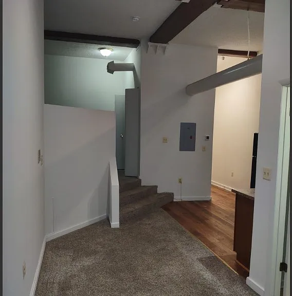 Marlboro Classic Apt & Redwood Square — Photo 62