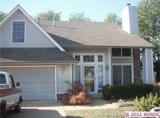 303 W 33rd Pl, Sand Springs, OK 74063