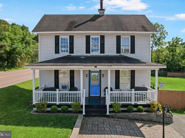 419 Oak St, Friendsville, MD 21531