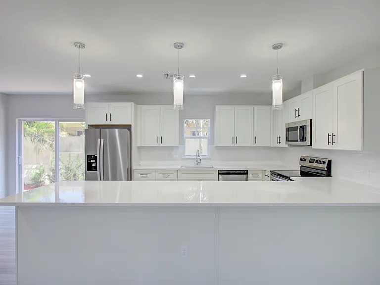 403 3rd Ave S #405 — Photo 34