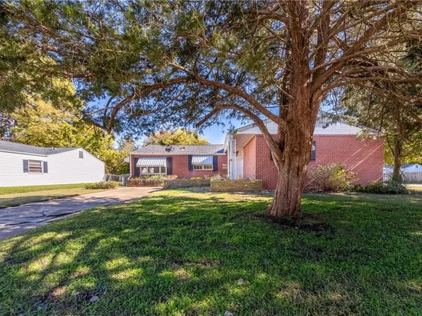 108 Waltham St, Hampton, VA 23666