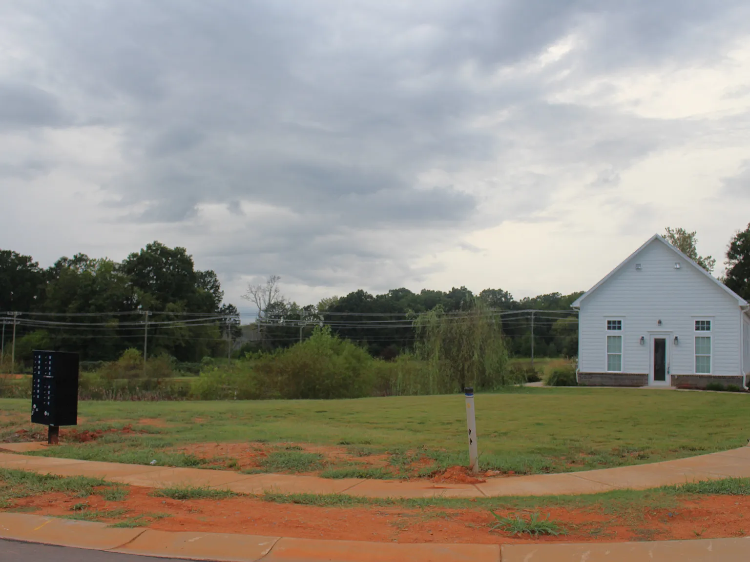 3 bed, 2.5 bath, 2132 sqft, $2,500 — Photo 4