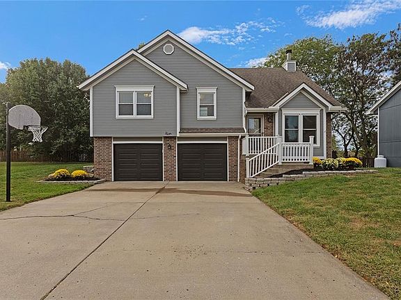 3rd image of 306 Porter Dr