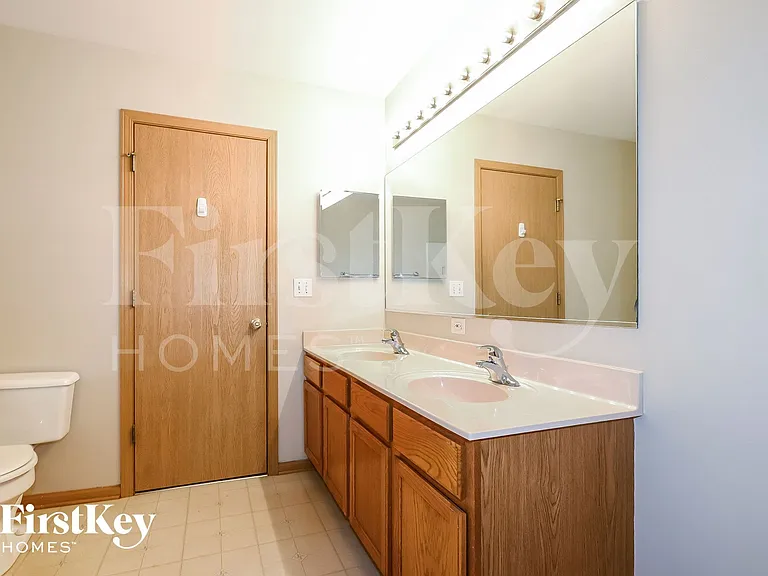 11730 Niagra Ln — Photo 10