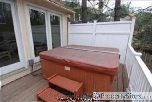 3rd image of 6618 Struttmann Ln