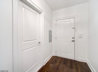 90 Clinton Ave #204, Newark, NJ
