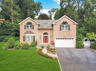 5 Edgehill Rd, Glen Cove, NY 11542