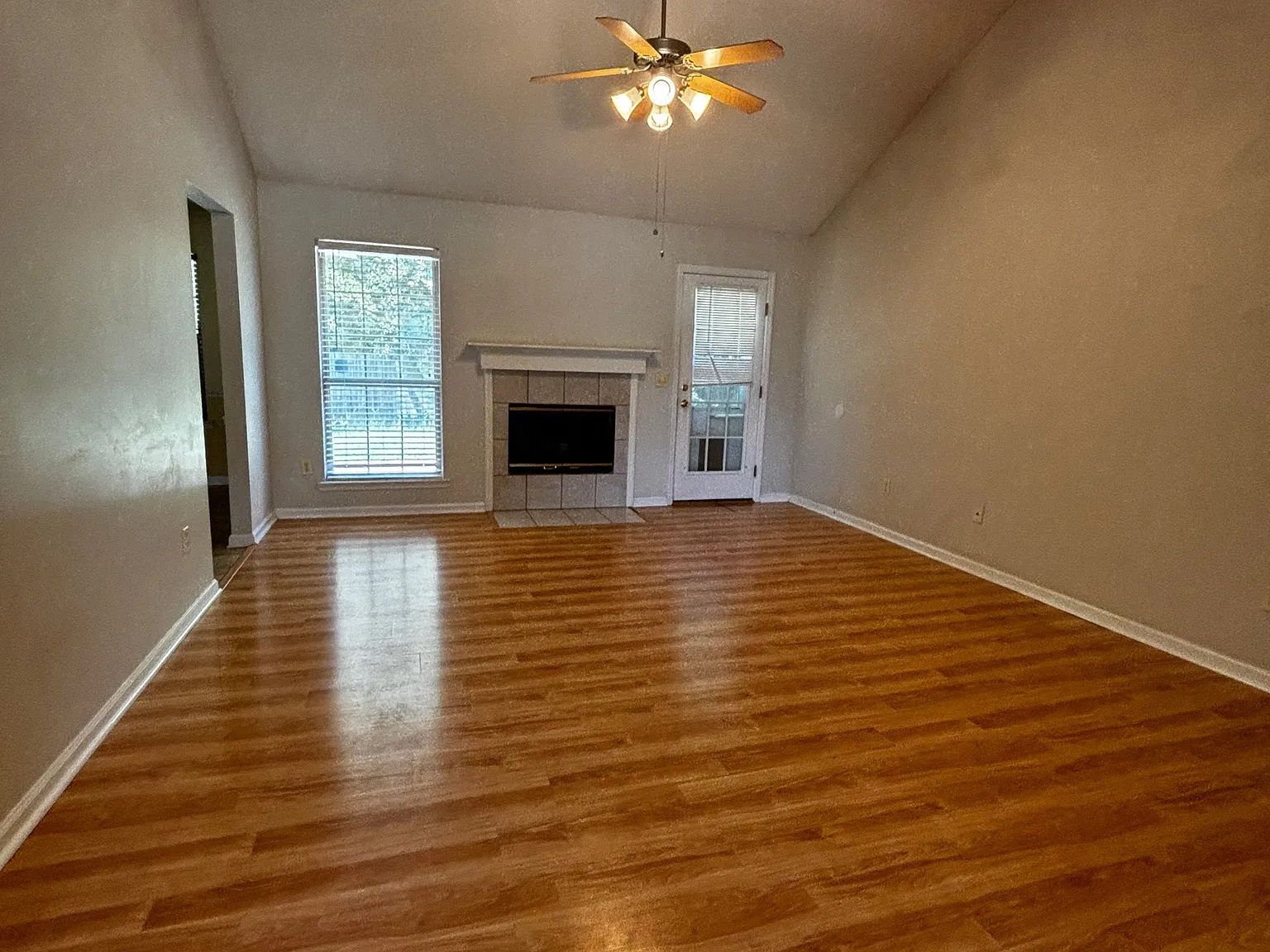 504 Bedford Court - 504 Bedford Court — Photo 3