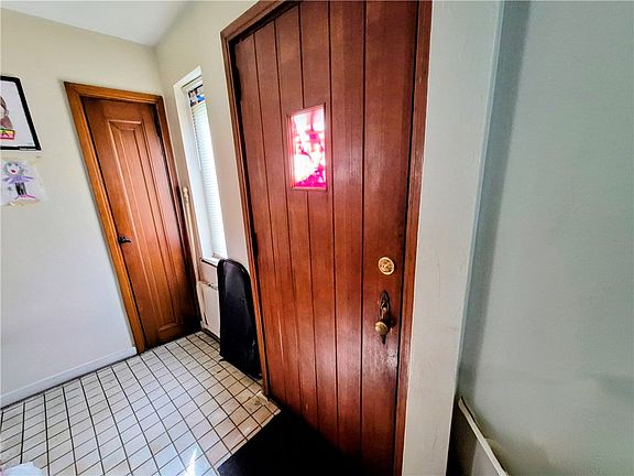 3rd image of 170 Spring Grove Rd