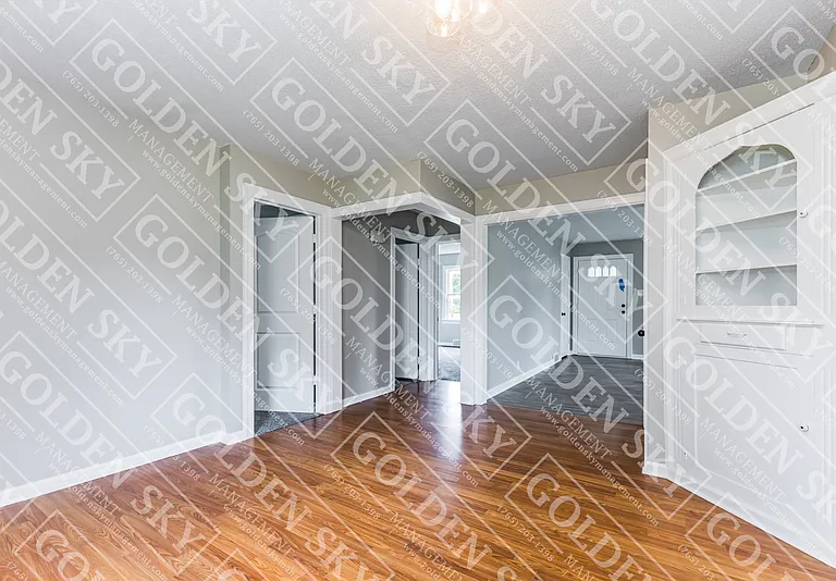 811 E Memorial Dr — Photo 7