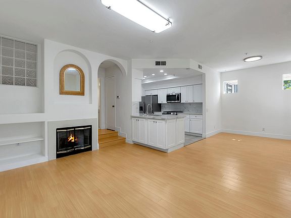 2nd image of 73 Carlsbad Ln