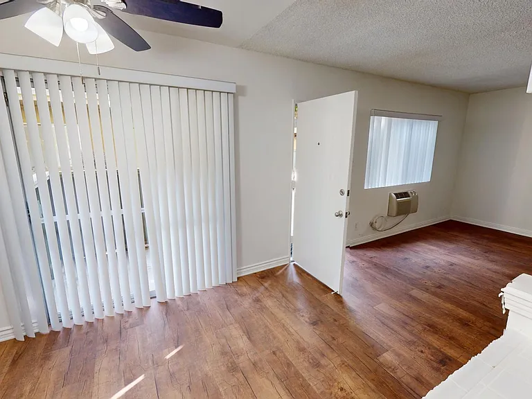 16220 Cornuta Apartments — Photo 29