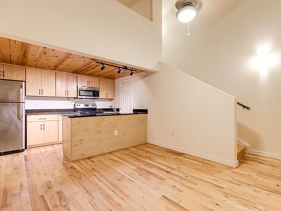 4th image of 10 W Broad St APT 101