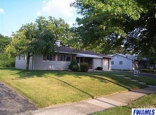 5242 Riviera Dr, Fort Wayne, IN 46825