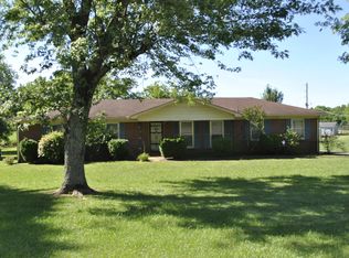 135 Old Mulberry Rd, Fayetteville, TN 37334