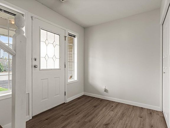 5th image of 7487 Garnet Dr