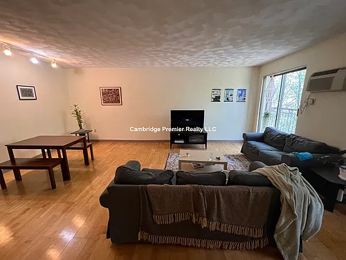 375 Highland Ave #3 Photo 1