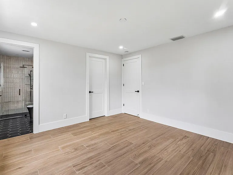 945 Westwind Dr — Photo 16