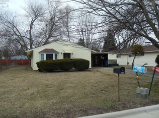 203 Randall Dr, Sandusky, OH