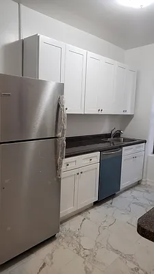 Rented by Max & Associates Realty Corp | media 6