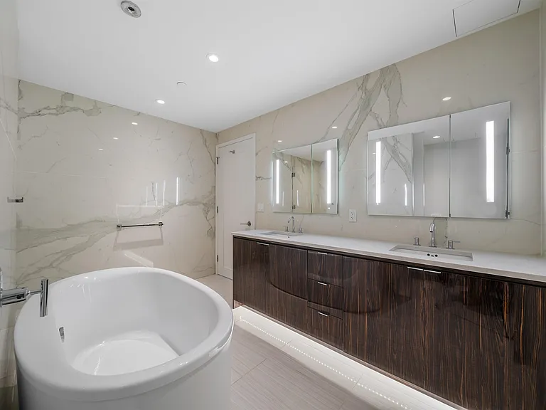 800 Avenue At Port Imperial #619 — Photo 16