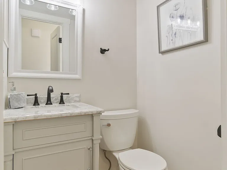 108 Meredith Pl #B — Photo 2