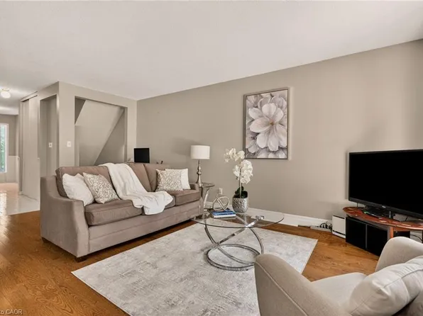1675 Upper Gage Ave #31, Hamilton, ON L8W 3R7