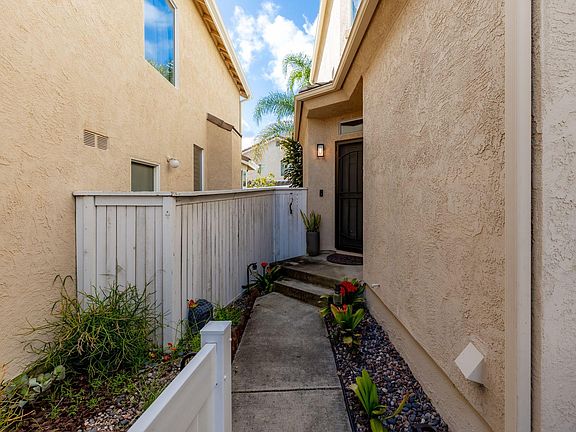 4th image of 1949 Harmony Way
