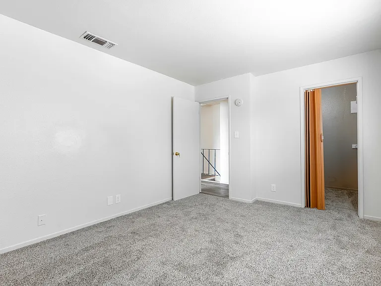 2750 W Fairmont Ave #103 — Photo 4