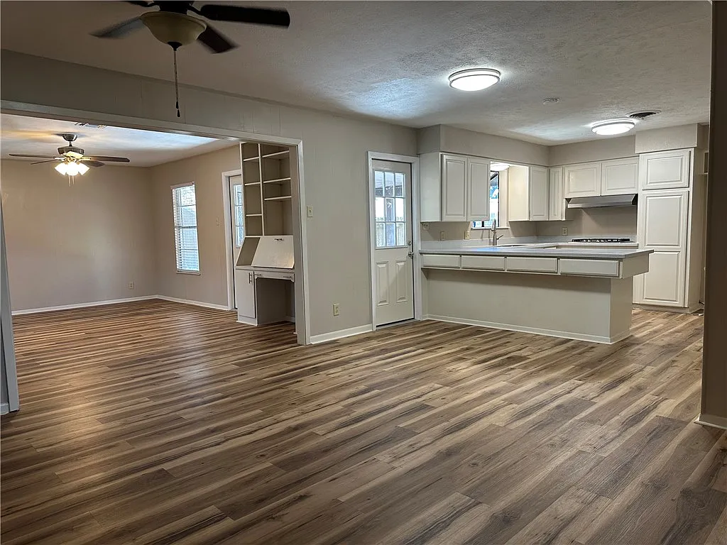3 bed, 2.0 bath, 1444 sqft, $1,950 — Photo 4