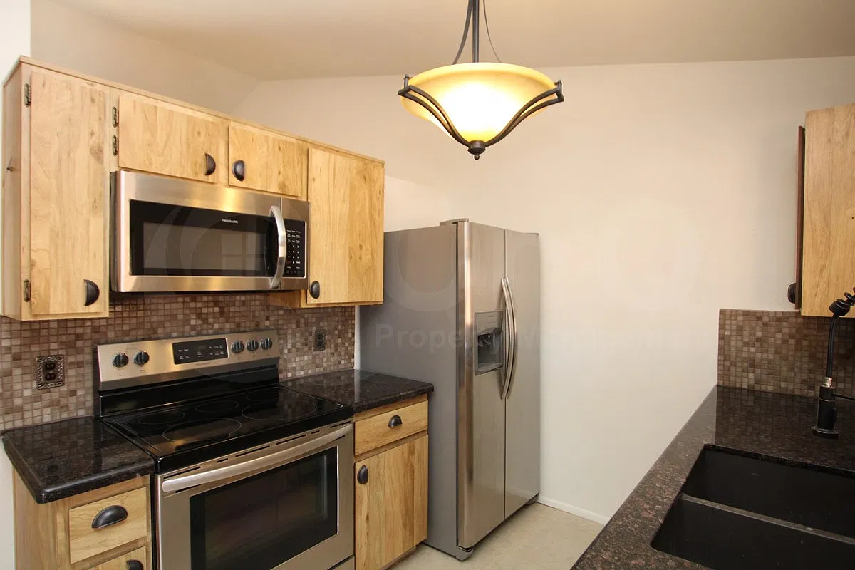 2 bed, 2.0 bath, 1110 sqft, $1,799 — Photo 3