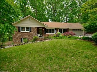 203 Beth Dr, Hendersonville, NC 28791