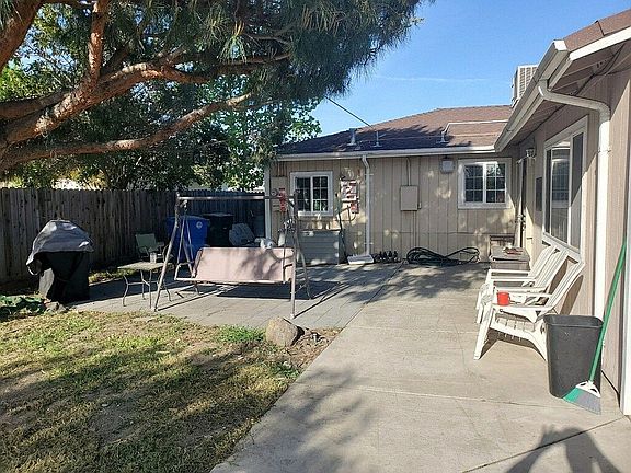 2nd image of 332 Lassen Ave