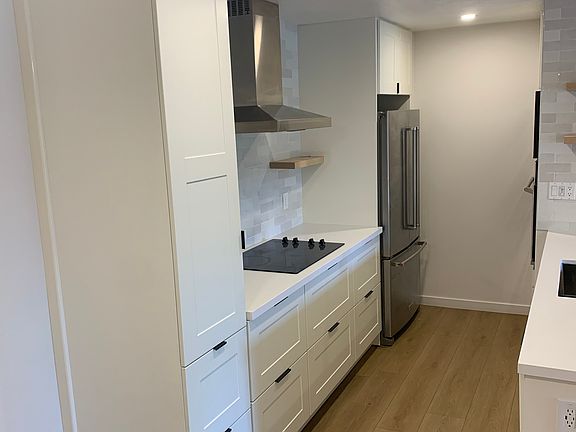 4th image of 9189 Village Glen Dr