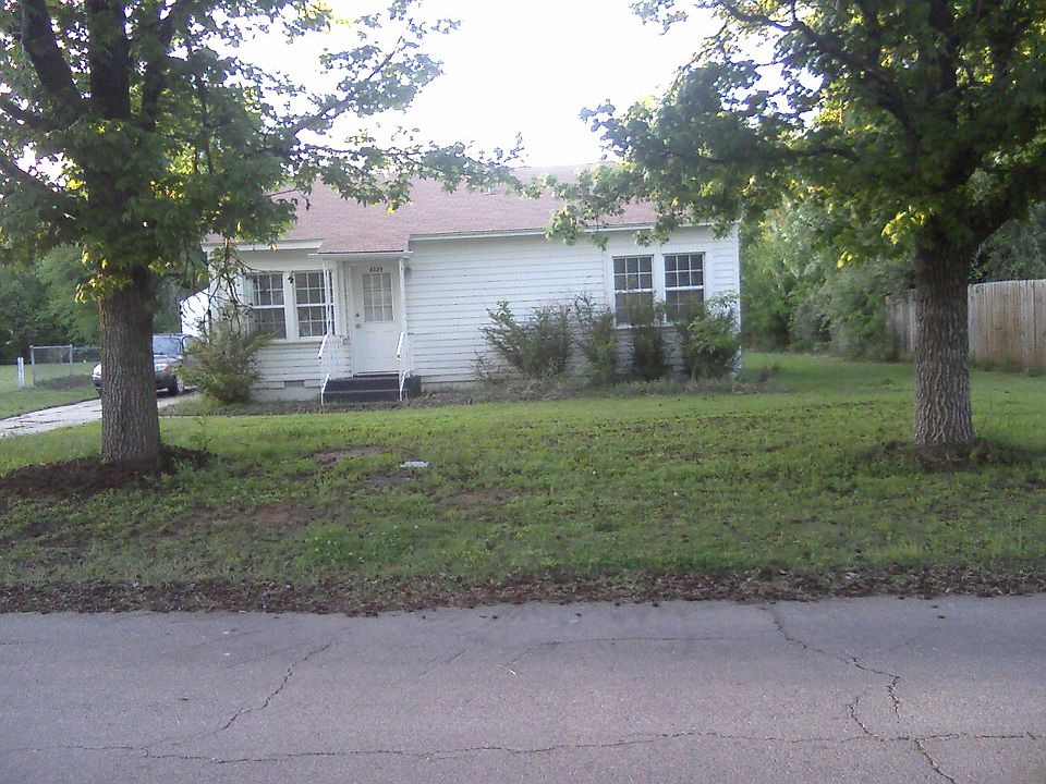 1st image of 4529 SE 27th St