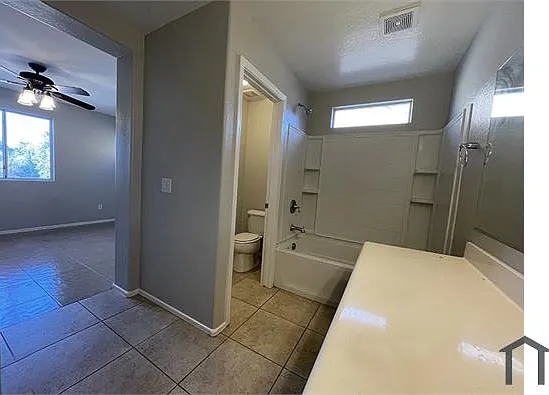 5438 W Jones Ave — Photo 9