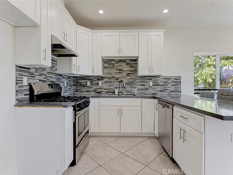 6821 Agnes Ave — Photo 4