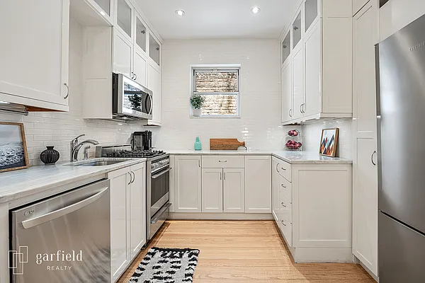 Rented by Garfield Realty  | media 6