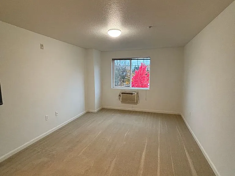 730 NW 185th Ave — Photo 8
