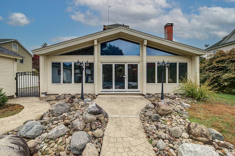 4th image of 106 Prindle Avenue