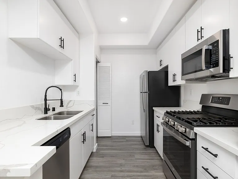 2820 Sawtelle Blvd — Photo 79