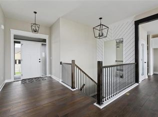 2308 NE Colonnade Dr, Blue Springs, MO 64029