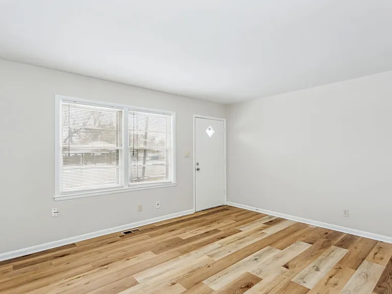 1733 N Holyoke Ave — Photo 1