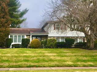 1049 Warfield Ln, Huntingdon Valley, PA 19006