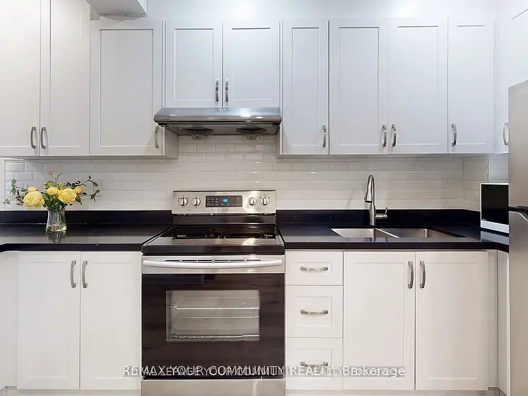586 Parliament St #C — Photo 6