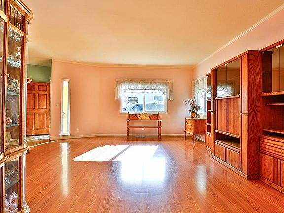 4th image of 5307 Heaven Valley Ct