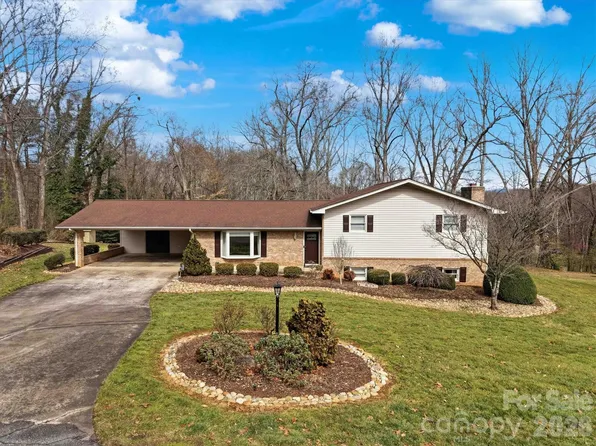 550 32nd Avenue Dr NW, Hickory, NC 28601