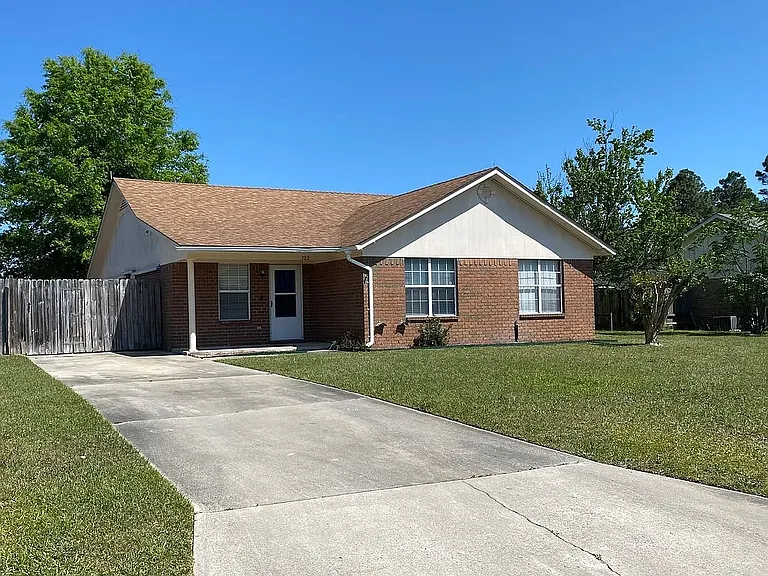 722 Cindy Ln — Photo 1
